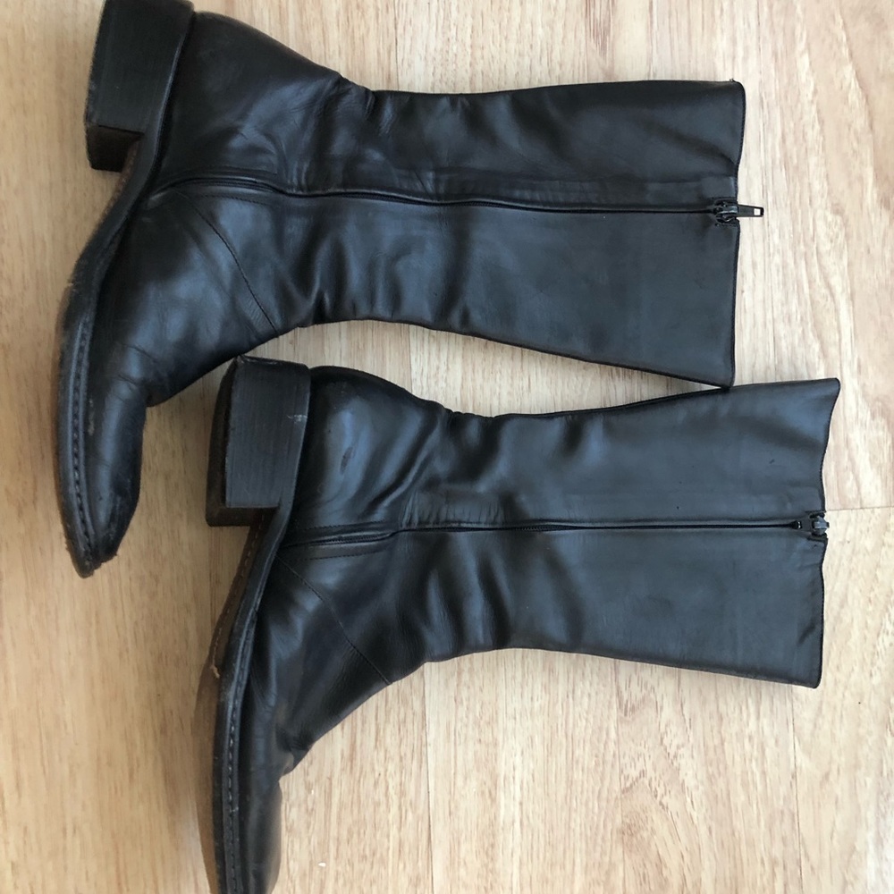 Mid calf 100% leather boots